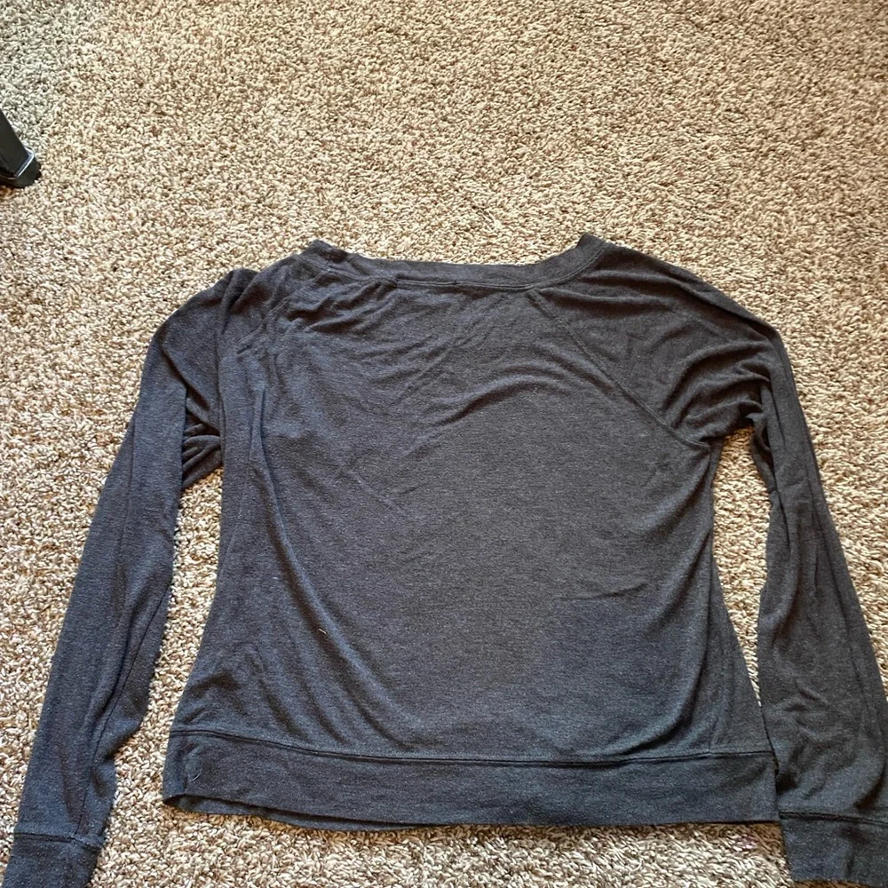 WildFox Sweatshirt size medium - Picture 5 of 5